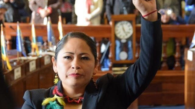 Comentarios racistas de Martha Chavez, llegaron hasta Bolivia.