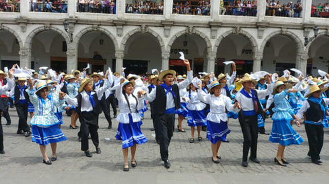 El carnaval en Arequipa es una tradición imperdible para sus ciudadanos.