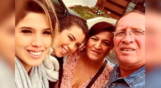 Yahaira Plasencia feliz junto  su familia.