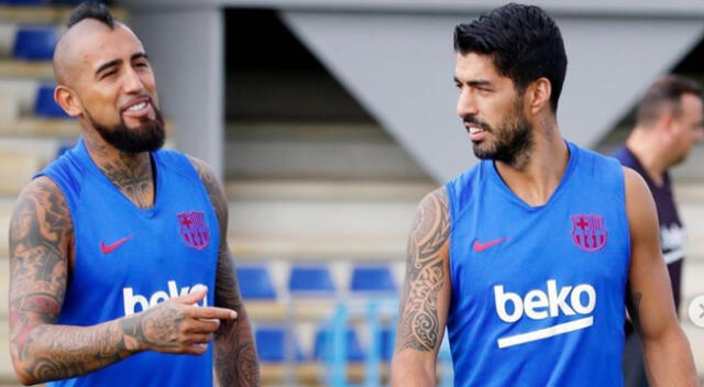 Arturo Vidal formó parte de la ofensiva del Barcelona junto a Luis Suárez.