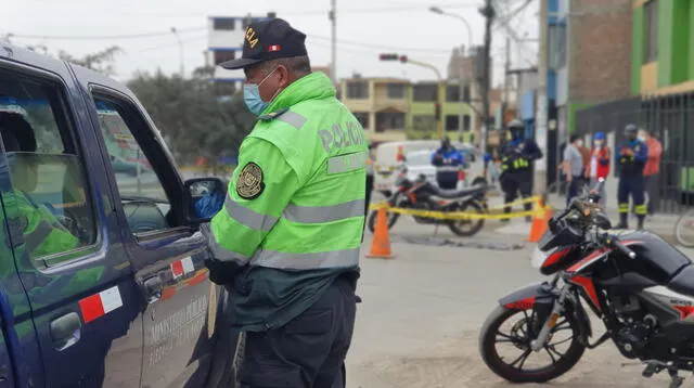 hallan feto embolsado en av. Río Chincha