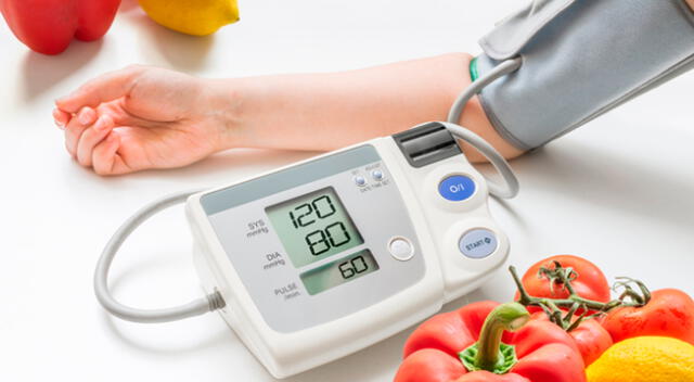 La hipertensión es el aumento continuo de la presión sanguínea en las arterias.