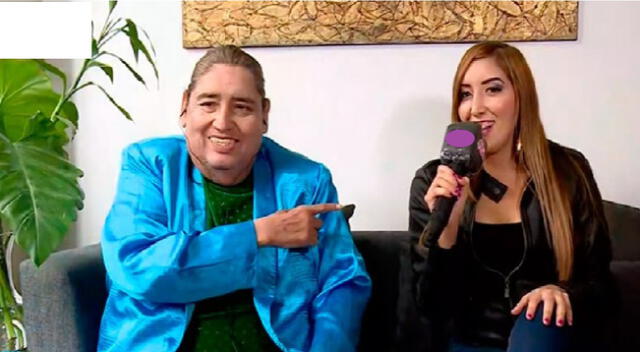 Tongo presenta a su hija como cantante.