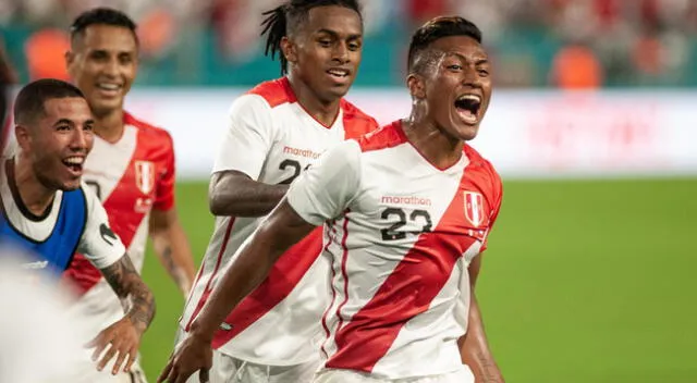 Pedro Aquino habló de la Selección Peruana y de su club León, donde la viene rompiendo.