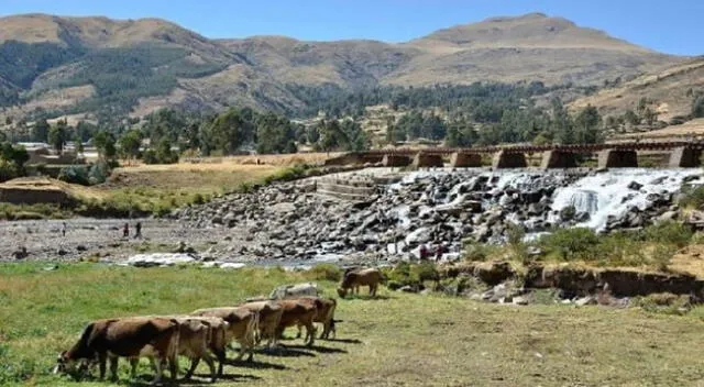 Está ubicada sobre los 3,500 metros sobre el nivel del mar.