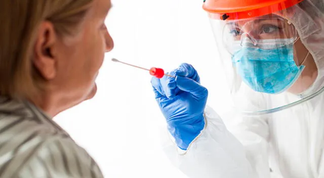 Esta prueba se utiliza rutinariamente en casos de infecciones respiratorias agudas para detectar la presencia de material genético viral.
