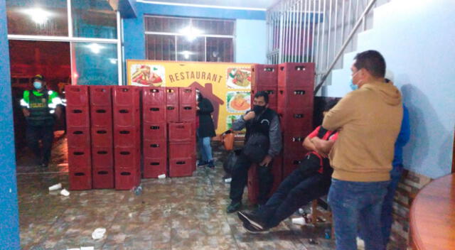 20 cajas de cerveza llenas y 15 vacías fueron incautadas en el operativo policial.