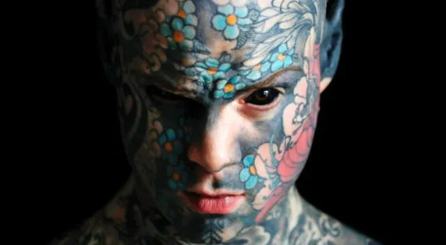 'Freaky Hoody', el hombre más tatuado de Francia.