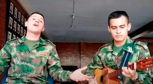 Militares cantan ‘Vida de Rico’ de Camilo