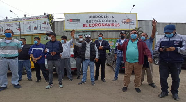 Trabajadores reclaman el pago de su trabajo por más de 4 meses.