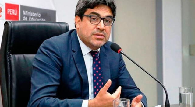 Martín Benavides rechaza medida sobre restitución de profesores.