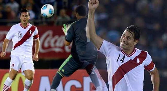 Claudio Pizarro anotó en el Perú vs. Argentina en el 2013.