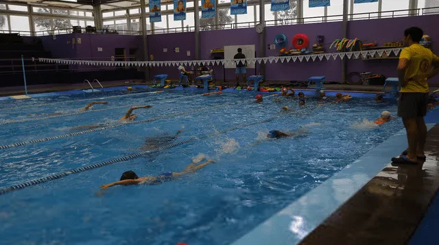 Las academias de natación vuelven a funcionar desde hoy