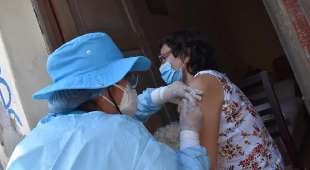 Realizan pruebas COVID-19 y vacunación contra el neumococo en Piura.