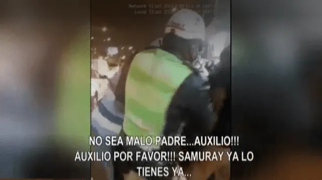 Los agentes de la Policía tuvieron que coger al delincuente de sus cuatro extremidades para poder capturarlo.