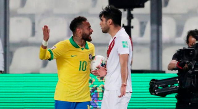 Neymar increpó a Carlos Zambrano por el codo a su compañero.
