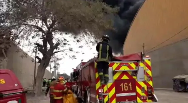 Incendio en fábrica de Comas.