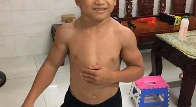 Niño de 10 años tiene el cuerpo de un fisicoculturista