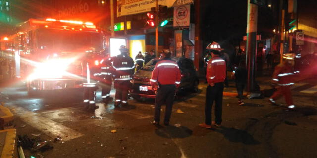 violento choque entre patrullero y vehículo