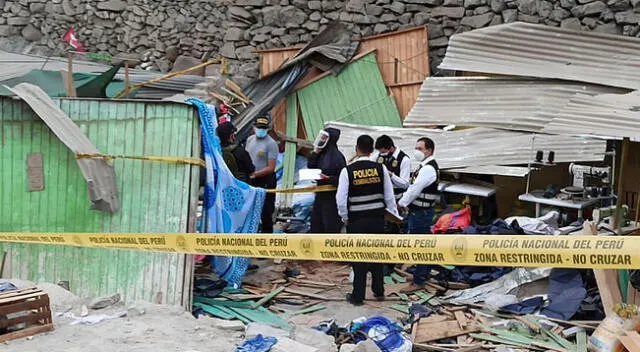 Retroexcavadora cayó sobre una vivienda y una persona murió, en San Juan de Lurigancho.
