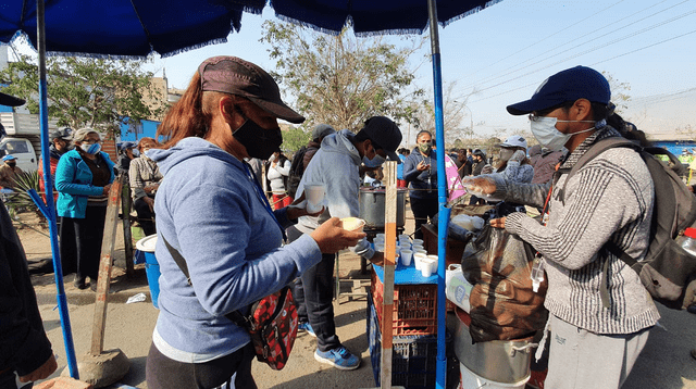 Comerciantes del mercado La Cachina organizaron olla común para todos los socios que han sido afectados.