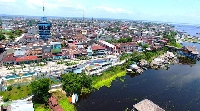 Iquitos es una ciudad puerto peruana y una vía de acceso a los alojamientos de la selva.