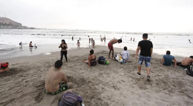 Fuerzas Armadas reforzarán fiscalización en playas para evitar rebrote de coronavirus.