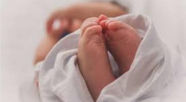 El recién nacido fue dado por fallecido por médicos del nosocomio, al no presentar signos vitales.