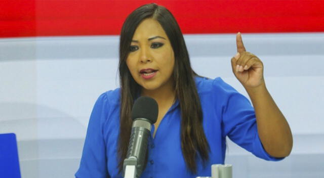 Cecilia García quiere que parlamentarios reduzcan su sueldo.