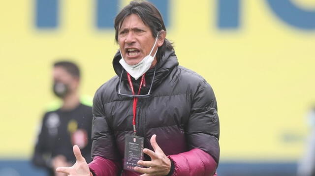 Vive el técnico de Universitario de  Deportes, Ángel Comizzo su partido y perdió la tranquilidad .