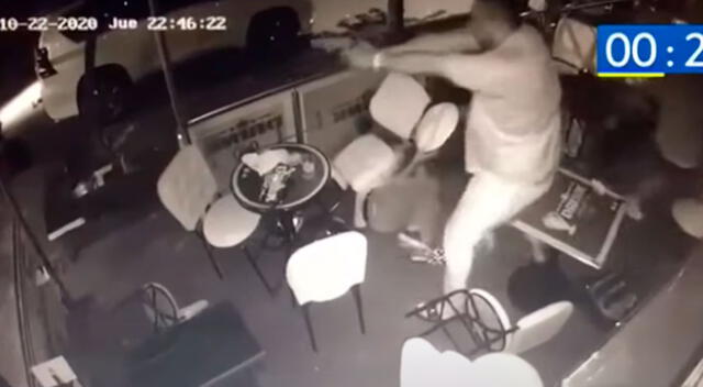 Hombres intentaron asaltar restaurante y el dueño los ahuyenta a balazos