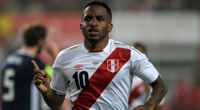 Jefferson Farfán celebra su cumpleaños.