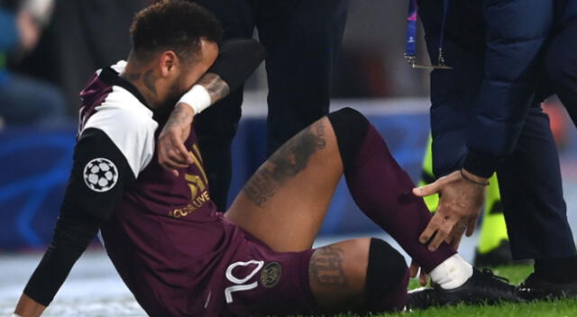 Neymar se quebró tras no poder continuar en el partido.