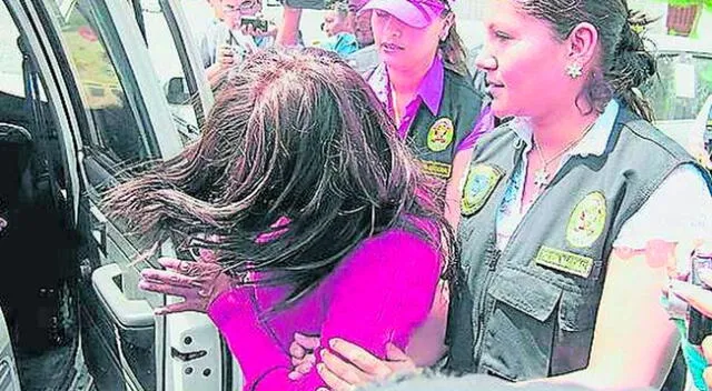 La mujer permanece detenida en la sede del Departamento de Investigación Criminal (Depincri) hasta que concluyan las investigaciones correspondientes.