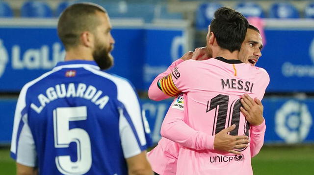Messi felicita a Griezmann por el empate conseguido.