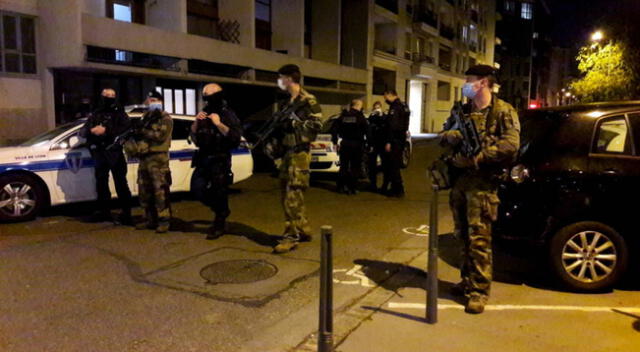 La policía de Francia se encuentra resguardando la zona del ataque.