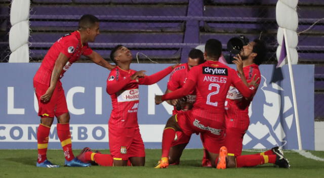 Sport Huancayo hace historia en Uruguay y avanza en la Copa Sudamericana | Foto: EFE
