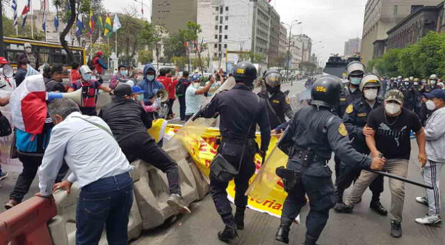 Protesta de trabajadores públicos en avenida Abancay.