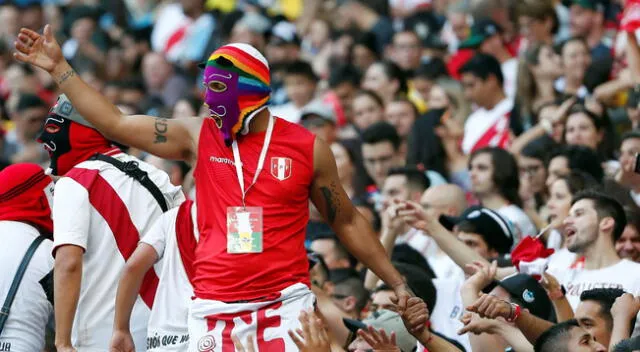 Hinchas de la selección peruana no podrán alentar aún desde las tribunas | Foto: EFE