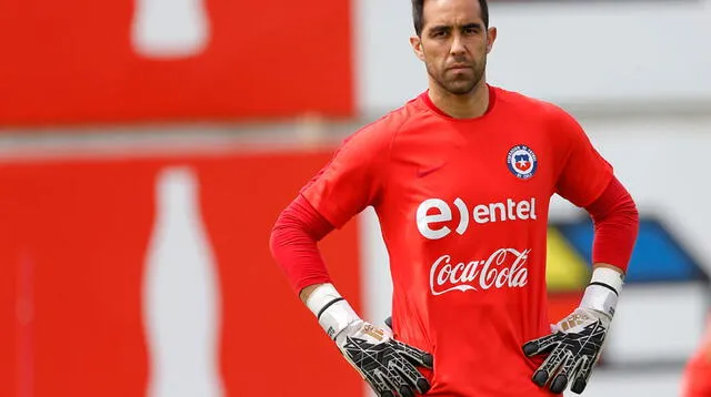 Claudio Bravo regresa a la selección chilena, después de estar ausentes en las dos primeras fechas.