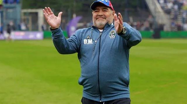 Diego Maradona aún sigue sedado.