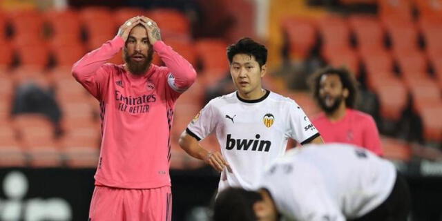 Valencia con tres goles de penal de Soler ganó 4-1 al Real Madrid. Sergio Ramos cometió un penal.
