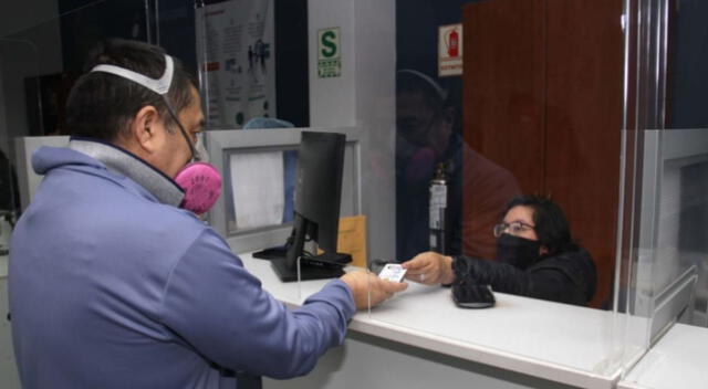 Con el DNI electrónico obtienes tu identidad online y puedes acceder a todos los servicios digitales que el Gobierno peruano pone a tu disposición.