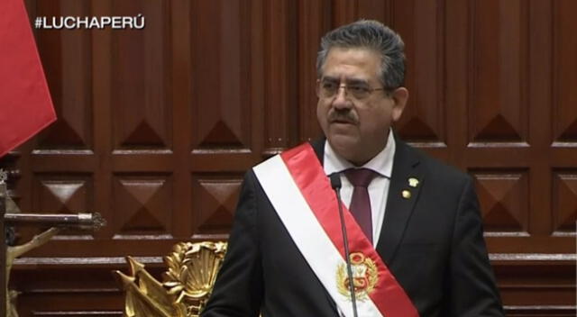 Manuel Merino de Lama juramenta como presidente del Perú
