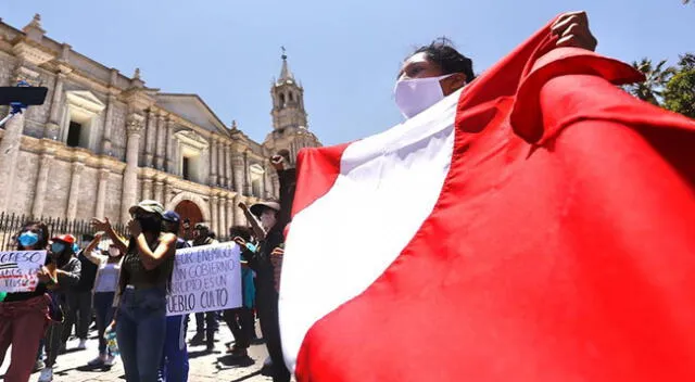 Los ciudadanos de la región Sur protestaron en contra del mando de Manuel Merino como presidente.