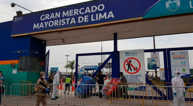Tras dos días de crisis política al no tener un Gabinete Merino, clientes anuncian alza de precios en vegetales y alimentos en el Mercado Mayorista de Lima.