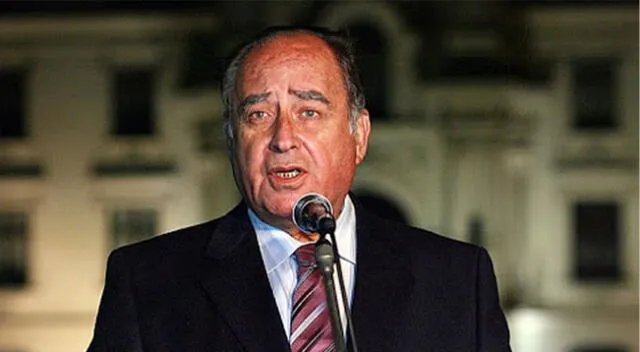 El premier de facto, Ántero Flores-Aráoz, avaló la intención de cambiar al procurador general Daniel Soria.