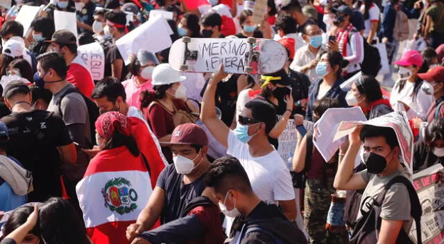 Ciudadanos han tomado las calles de Lima tras golpe de Estado a Martín Vizcarra.