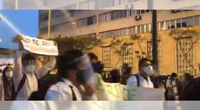 San maraquinos protestan contra el golpe de Estado.