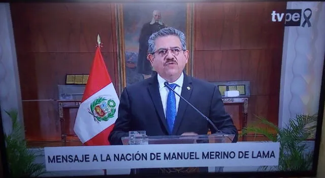 Manuel Merino renunció a la presidencia.